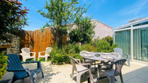 petite location au calme proche du centre village et du marché